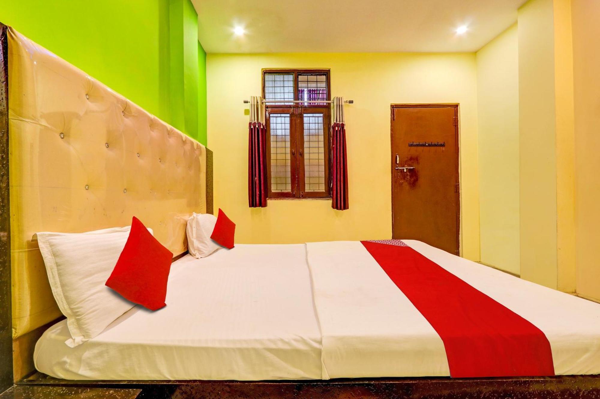 Oyo Flagship Hotel Samruddhi Lodge Nirmal  Eksteriør bilde