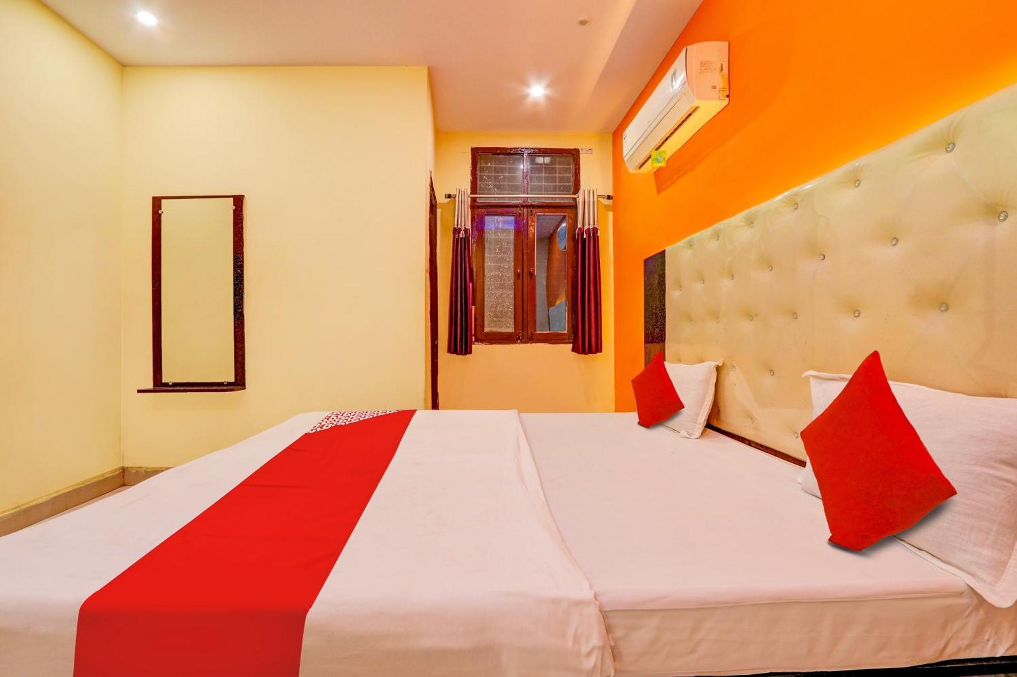 Oyo Flagship Hotel Samruddhi Lodge Nirmal  Eksteriør bilde