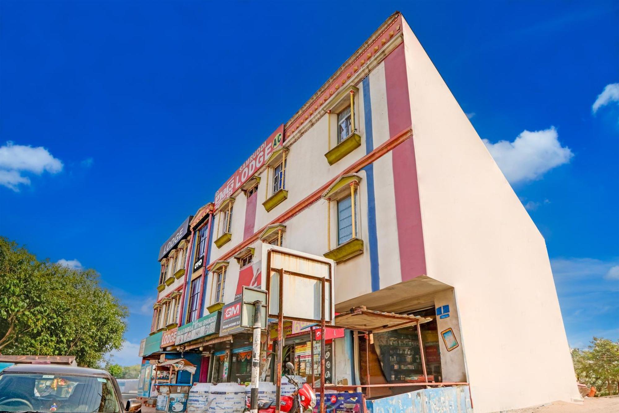 Oyo Flagship Hotel Samruddhi Lodge Nirmal  Eksteriør bilde