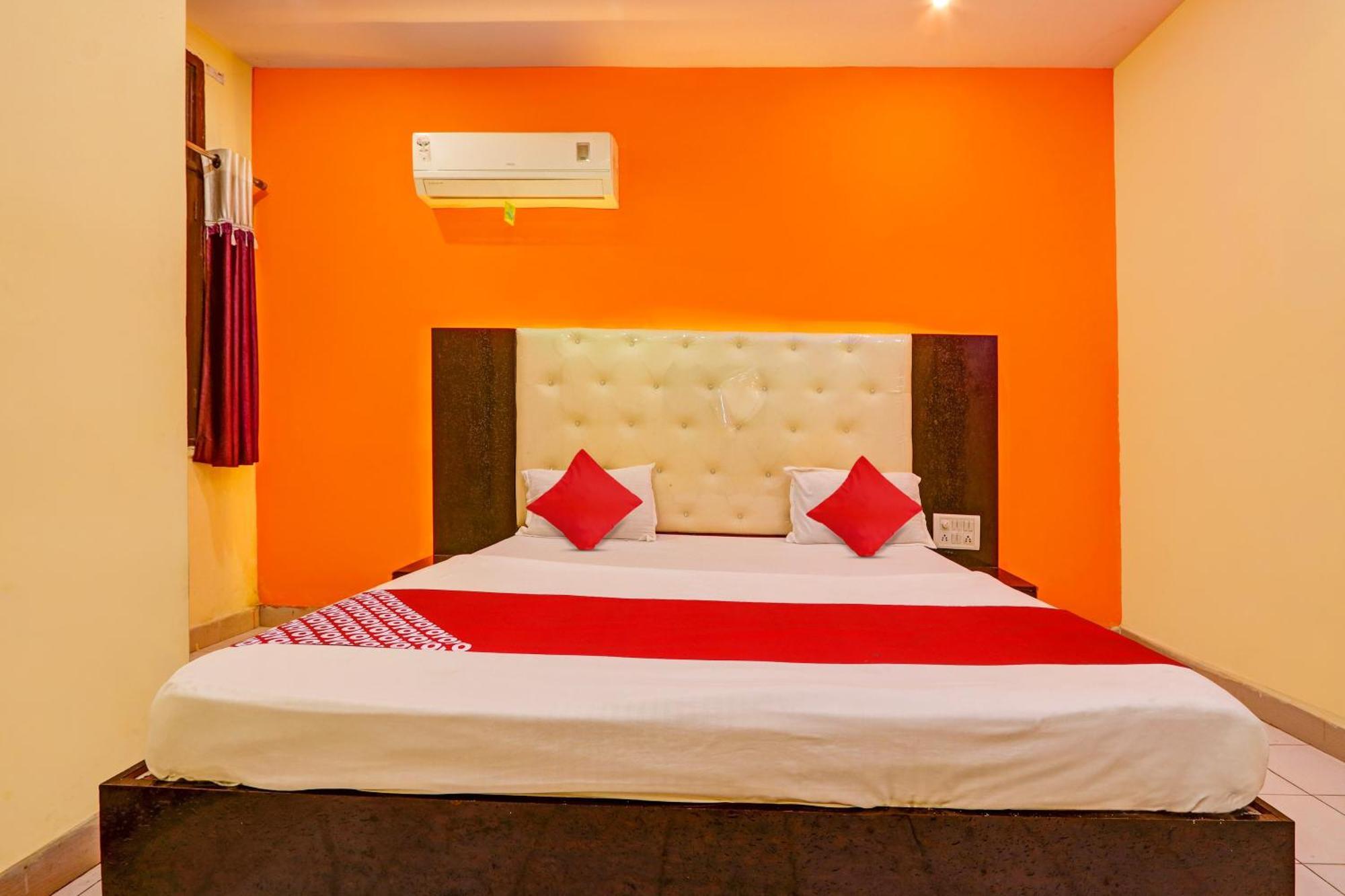 Oyo Flagship Hotel Samruddhi Lodge Nirmal  Eksteriør bilde