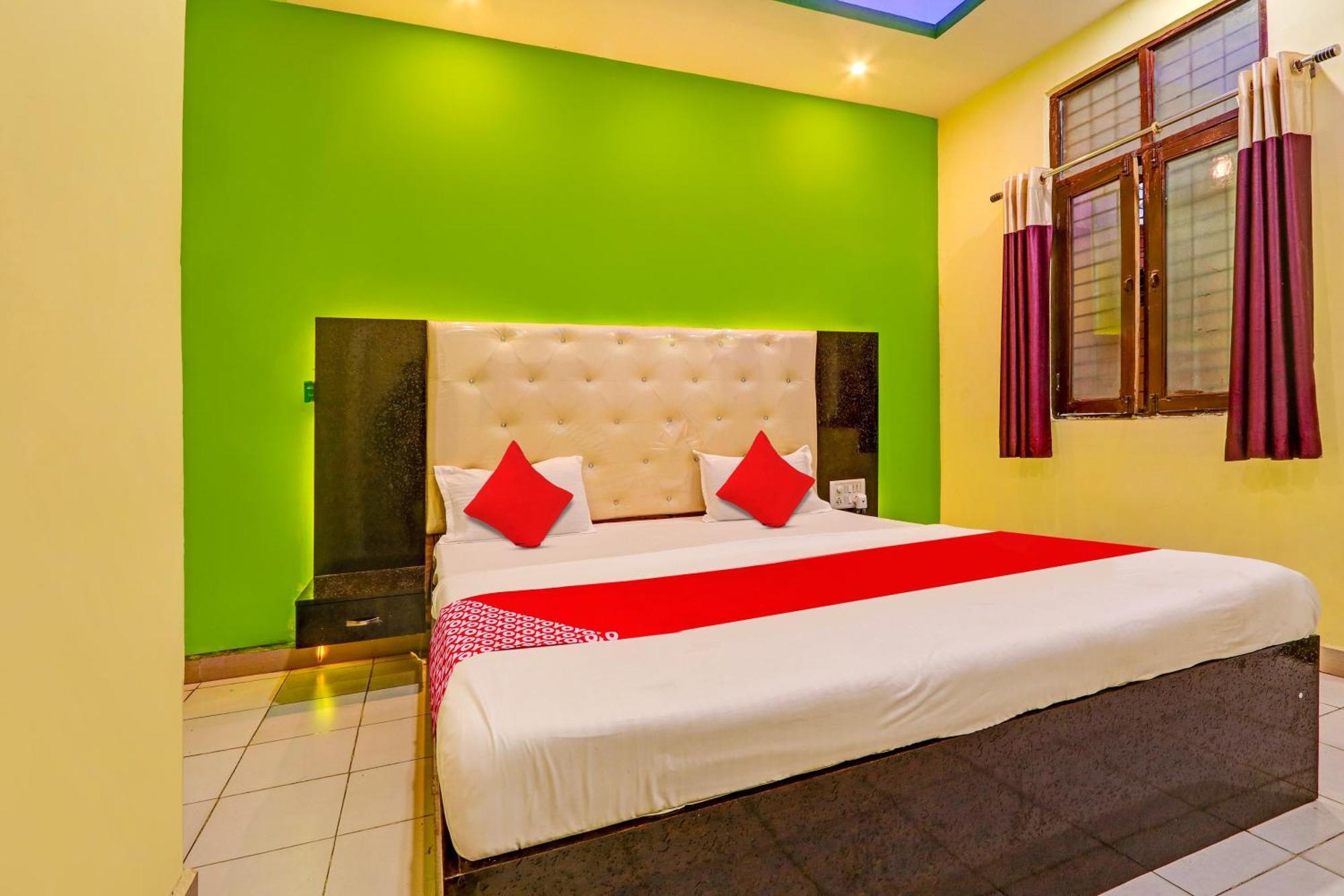 Oyo Flagship Hotel Samruddhi Lodge Nirmal  Eksteriør bilde